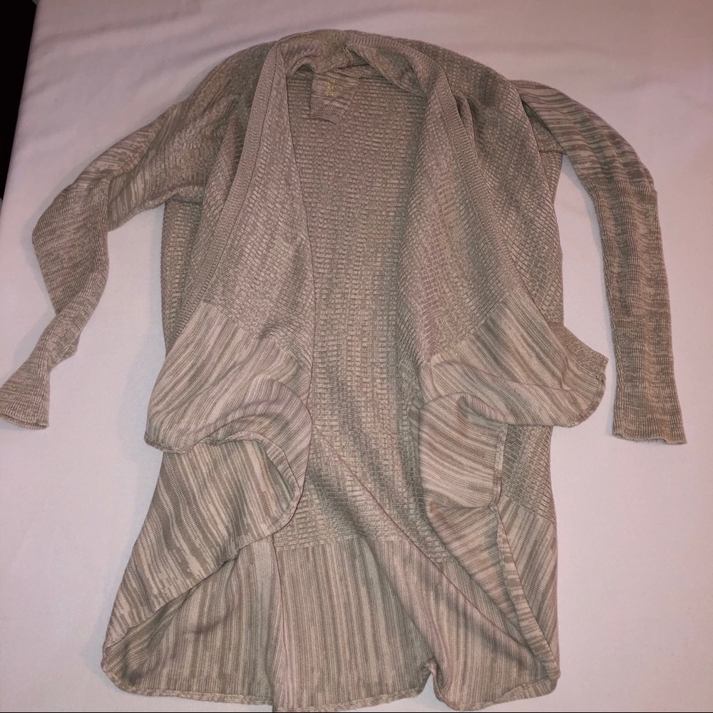 🖤2/$25🖤NWOT Gray Cardigan Sweater